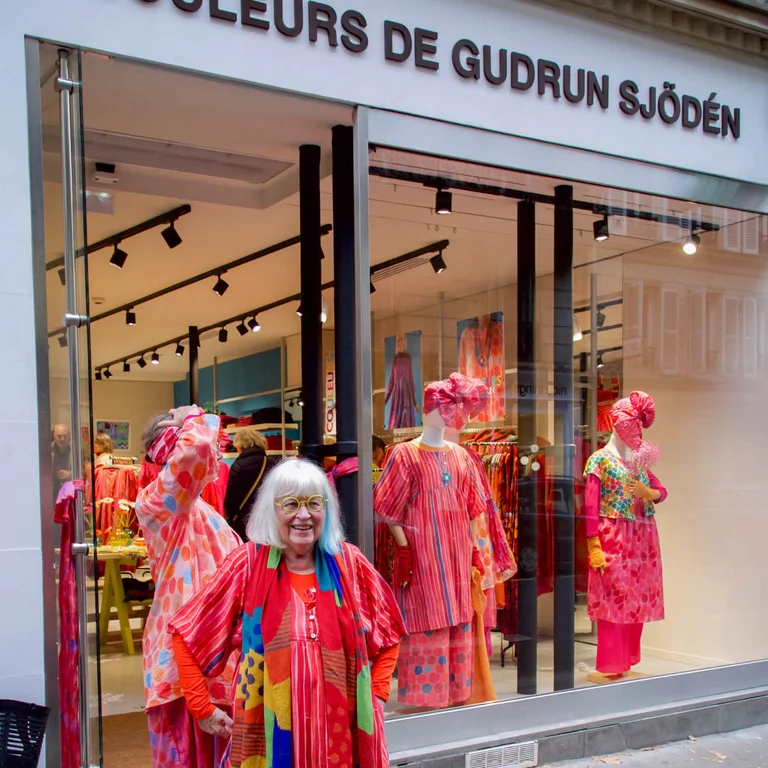 Colourful poster with PARIS written in capital letters and the message “Ouverture d’un nouveau magasin – Gudrun Sjödén” (Opening of a new store – Gudrun Sjödén).