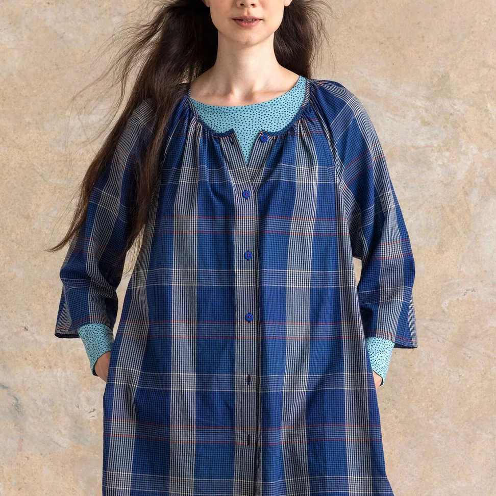 Kunstenaarsblouse "Nora" van geweven biologisch katoen - donkerindigo