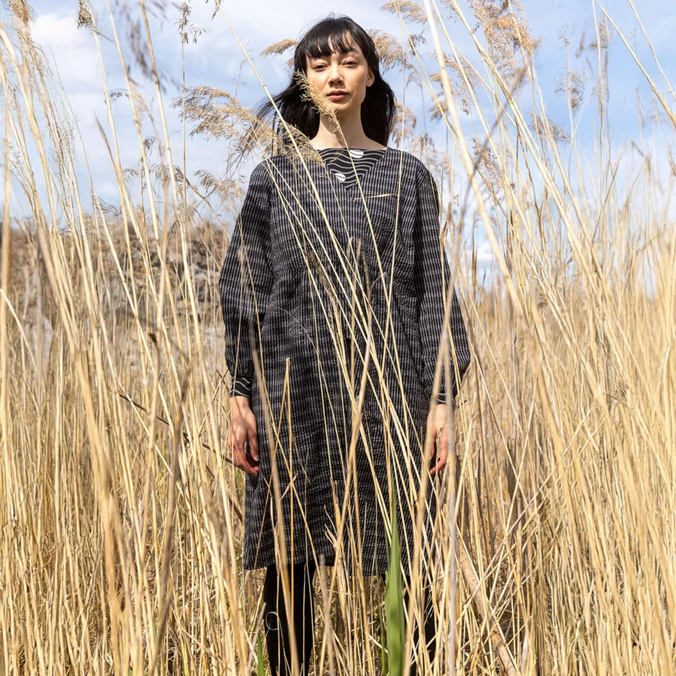 Kangasmekko "Wavy" ekopuuvillaa - musta