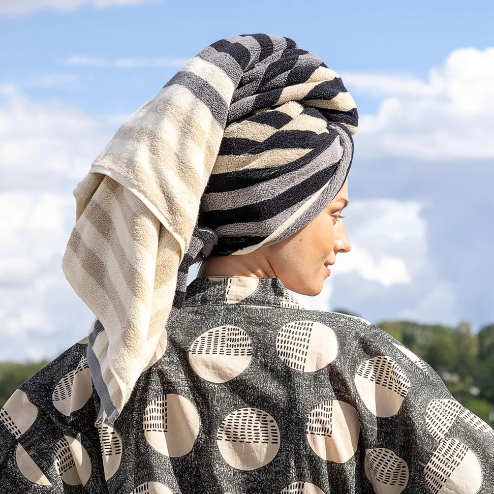 Badehåndklæde "Sunset" i økologisk bomuld - sort