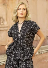 “Chamomile” sleeveless organic cotton blouse - black