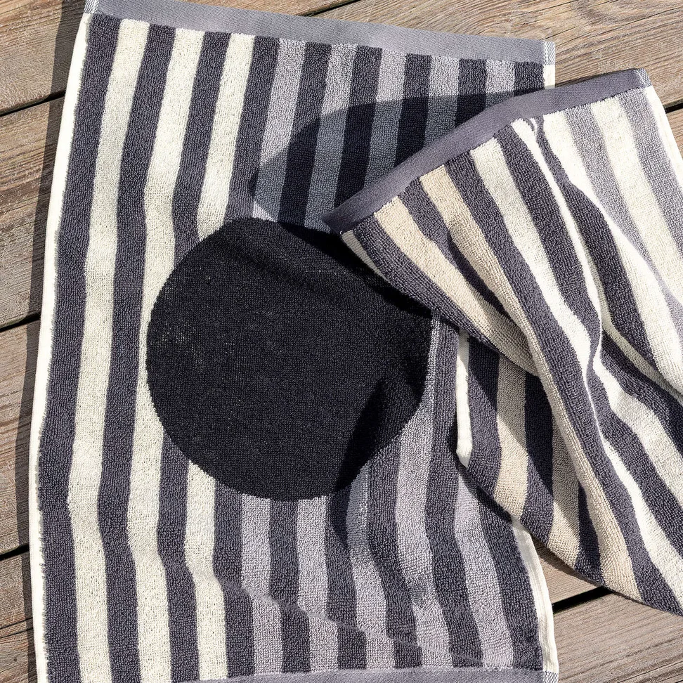 “Sunset” guest towel 2-pack in organic cotton - black
