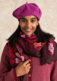 Knitted and felted lambswool blend beret - boysenberry/melange