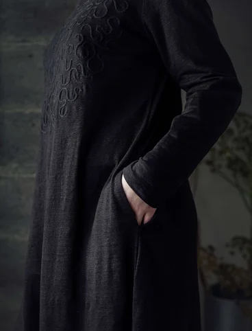 “Satsuma” jersey dress in linen - black