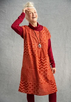 Vävd klänning "Ritu" i ekologisk bomull - krappröd