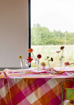 “Trellis” organic cotton tablecloth - dark peony