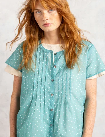 Short-sleeve “Pytte” blouse in organic cotton - meadow stream/patterned