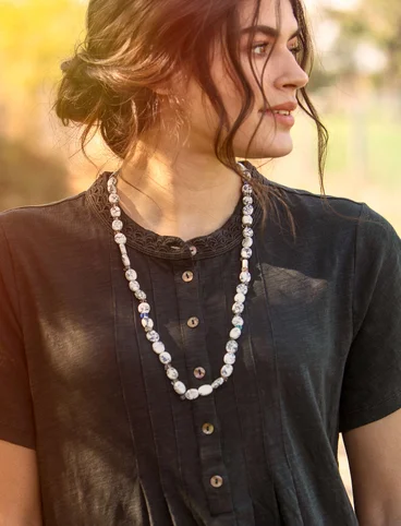 Collier « Strandfynd » en verre recyclé/céramique recyclée - noir