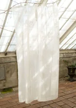 “Tulipanaros” short curtain in organic cotton - white