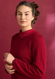 Favourite sweater made of organic cotton - pomegranate