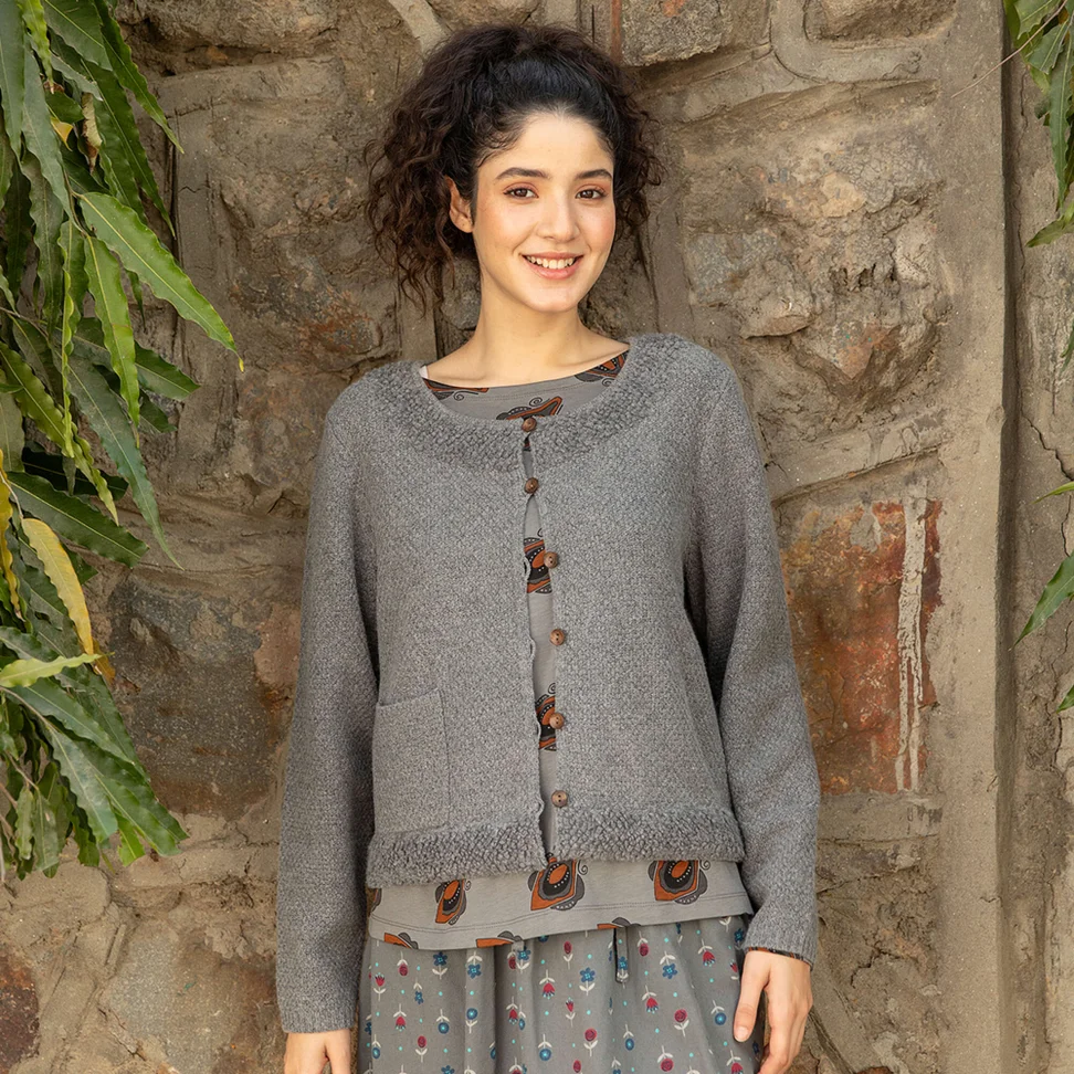 “Mossfire” cardigan in a lambswool blend - graphite/melange