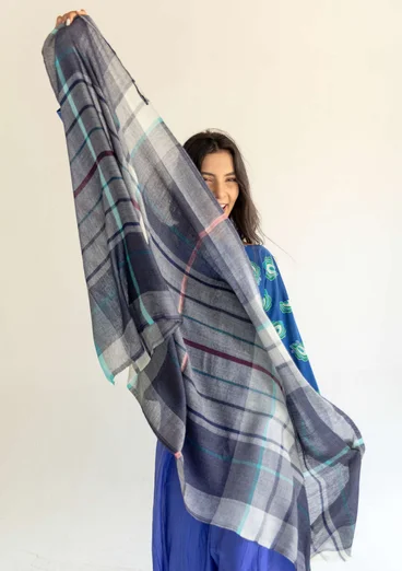 “Evania” woven shawl in wool - graphite