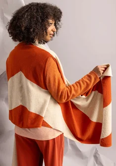 “Ray” waistcoat knitted in a lambswool blend - burnt orange/light sand