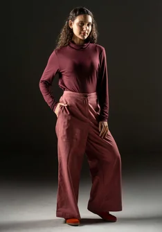 Woven pants in organic cotton - dusty red