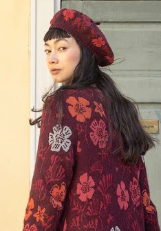 “Gnistra” knit beret in an alpaca blend/organic and recycled cotton - aubergine