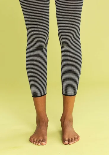 Gestreifte Leggings aus Recycling-Polyamid - schwarz-ungebleicht