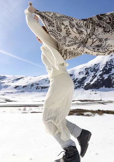 Stickad kjol "Forgetmenot" i alpackamix - oblekt