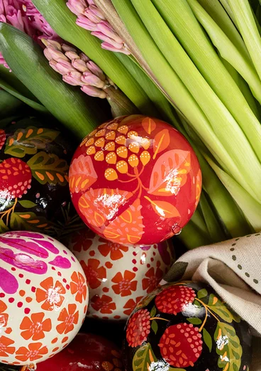 Boule de Noël "Gnistra" en papier mâché - rouge lave