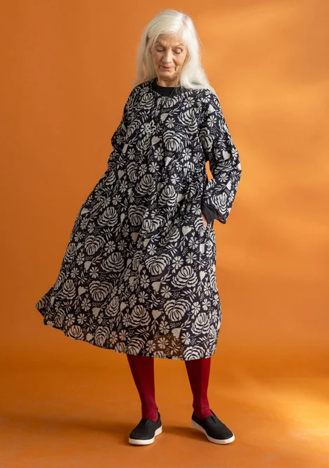 Vævet kjole "Hedda" i økologisk bomuld - sort/mønstret