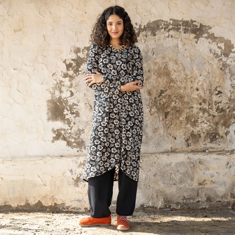 “Hibiscus” lyocell/elastane jersey dress - black