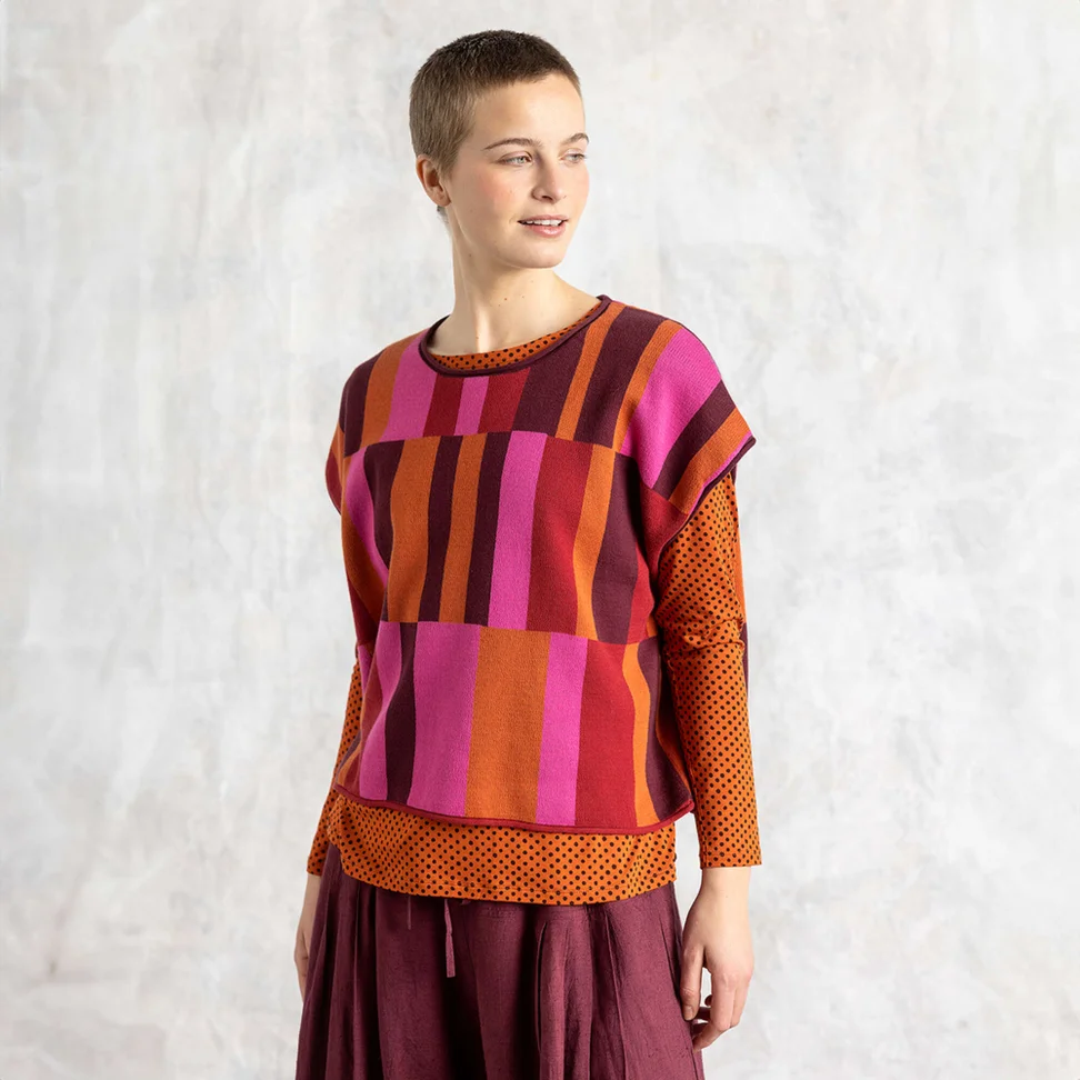 “Rut” knit vest in organic/recycled cotton - lingonberry/check