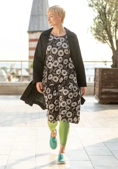 “Olives�” coat in organic cotton - black