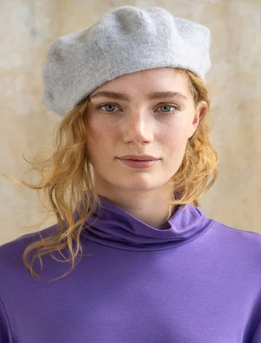 Knitted beret in felted organic wool - light grey melange