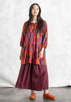 “Rut” woven artist’s blouse in rayon/linen - parrot red/patterned