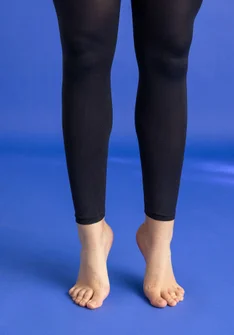 Solid-colored leggings in recycled nylon - black