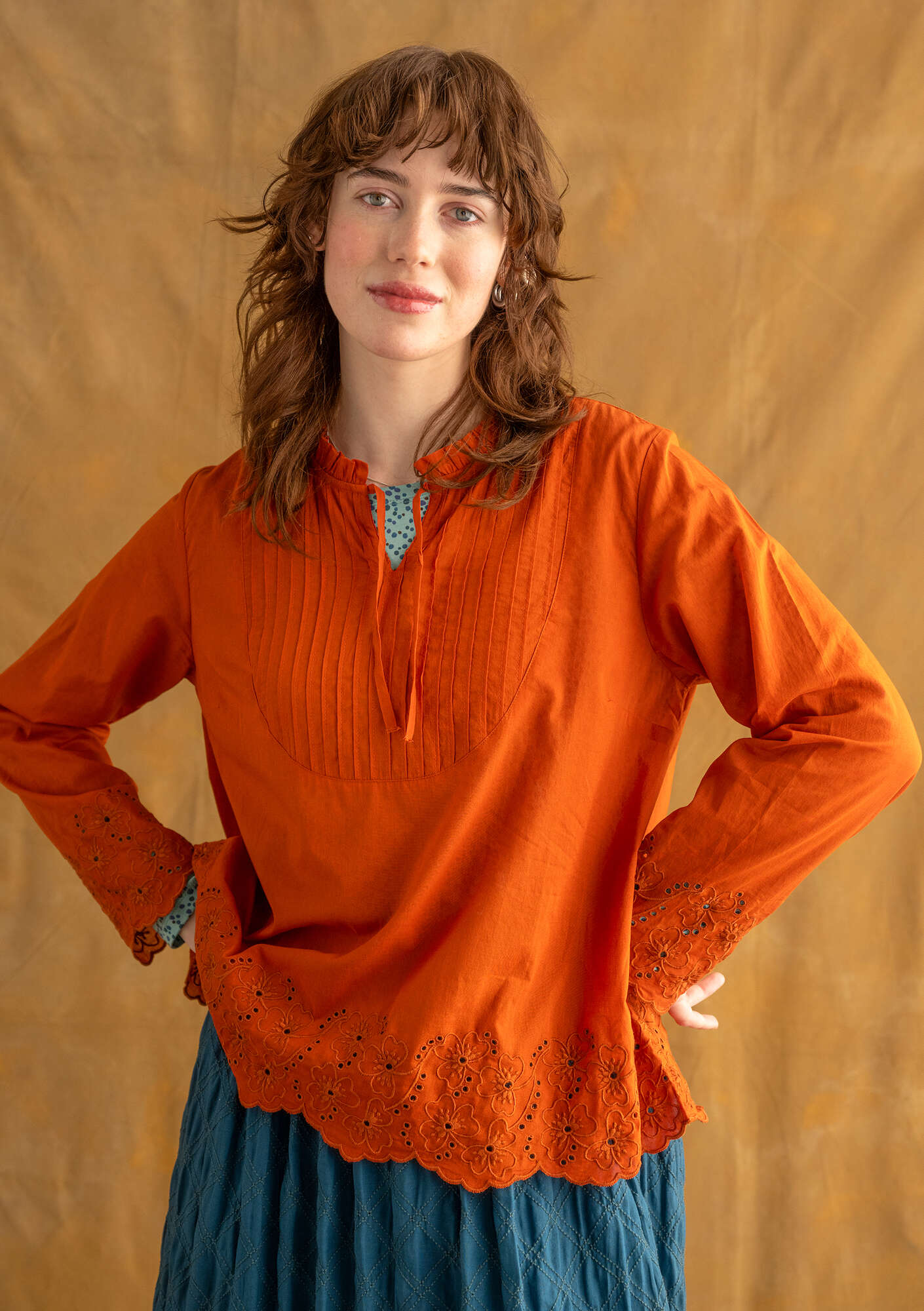 Gudrun Sjoden Women's top Tan Linen Blend Embroidered Tunic Blouse Size Medium