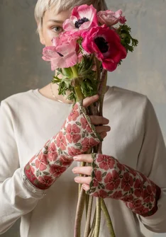 “Anemone” fingerless gloves in organic wool - dark lily