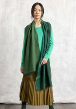 Satin-woven shawl in wool - forest green