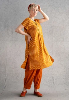 Vävd klänning "Ritu" i ekologisk bomull - senap