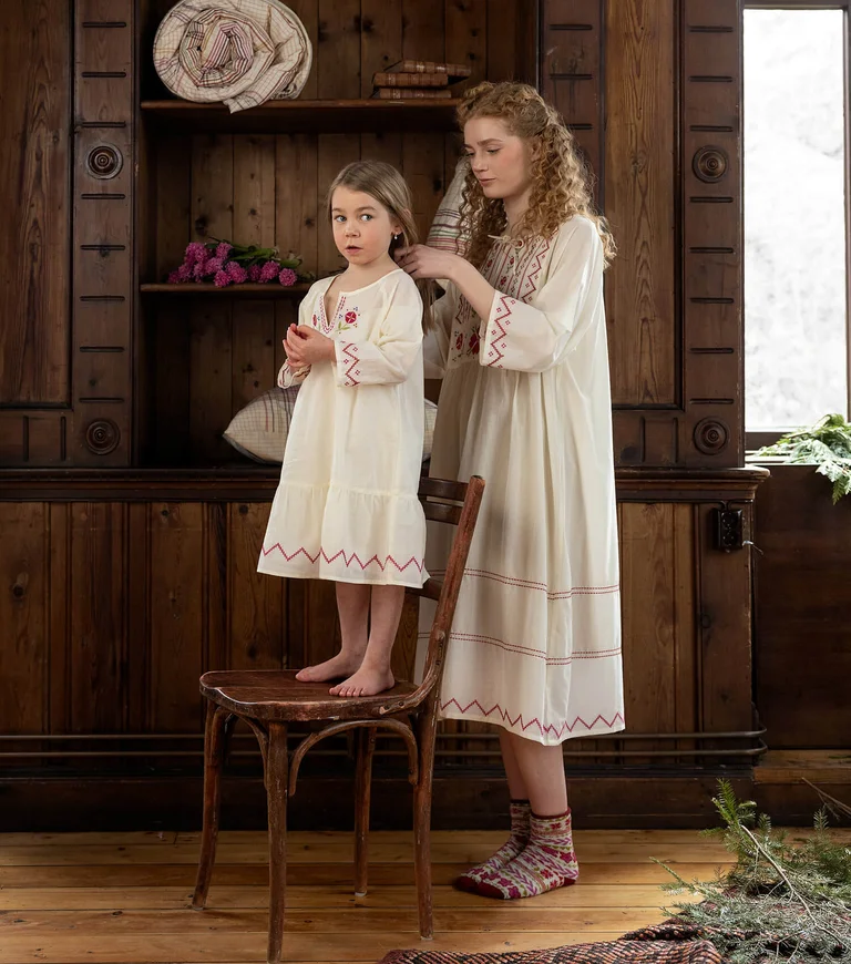 “Twinkle” children’s nightgown in organic cotton