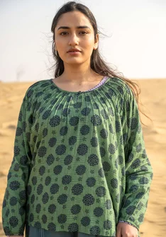 Blus "Gjusta" i ekologisk bomull - almgrön