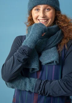 Fingerless gloves in an alpaca blend - indigo green/melange