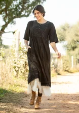 Vevd kjole «Strandfynd» i økologisk bomull - svart