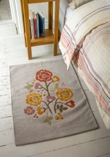 “Wild Rose” rug in organic cotton - natural