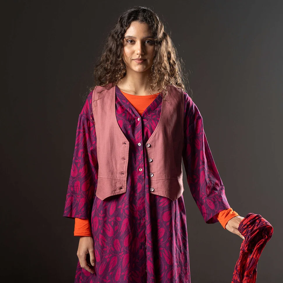 Woven vest in organic cotton - dusty red