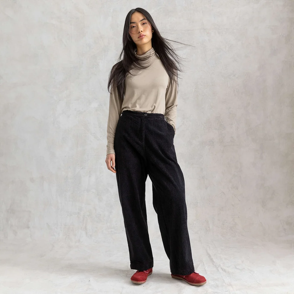 “Rime” corduroy pants in organic cotton - black