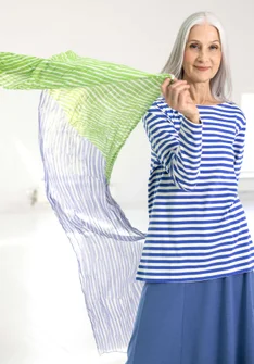 “Hazel” shawl in organic cotton - pea green