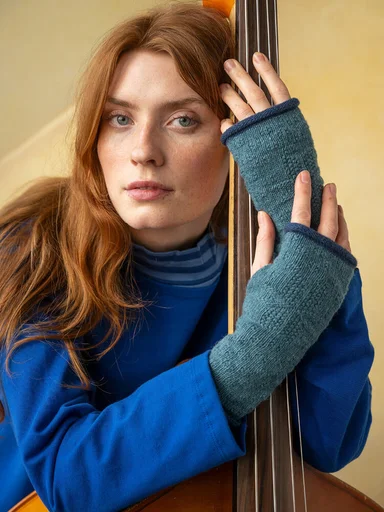 “Vega” fingerless gloves in recycled wool/lambswool