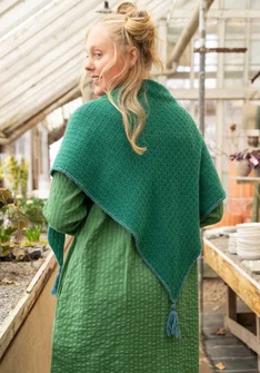 Knit shawl in lambswool/ recycled wool - light bottle green/neps