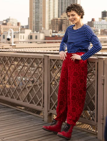 Pantalon "Emily" en velours de coton biologique/polyester recyclé - rouge agate