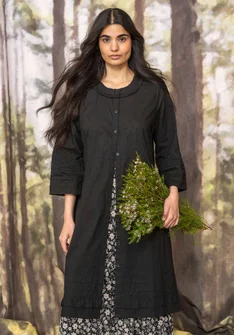 Vevd kjole «Tjärn» i økologisk bomull - svart