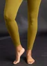 Solid-colored leggings in recycled nylon (olive oil S/M)