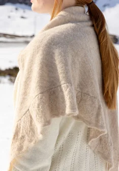 Stickad sjal "Forgetmenot" i alpackamix - kalksten/melange