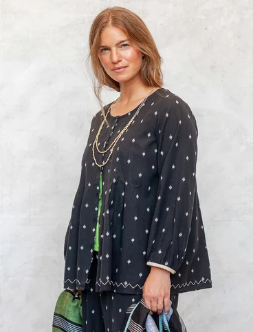 “Signe” smock blouse in woven organic cotton - black