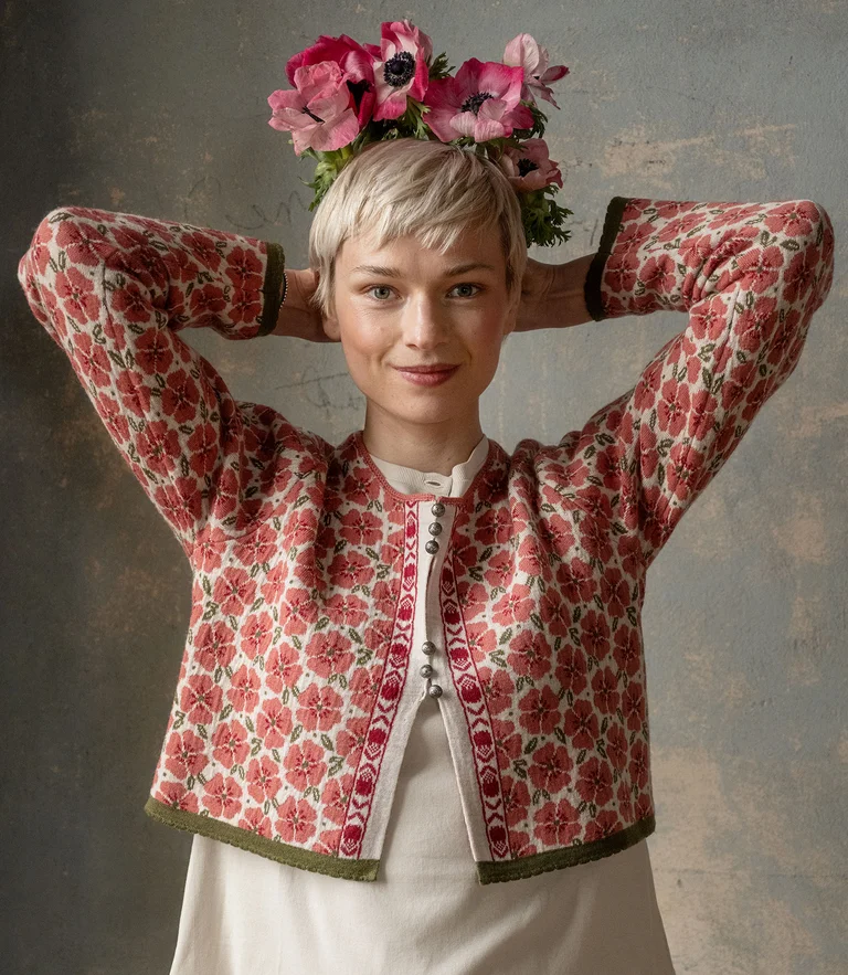 “Anemone” cardigan in organic wool