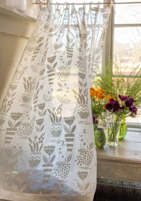 “Flower pots” organic cotton short curtain - light ecru